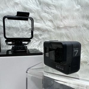 Go Pro Hero 7 & Accessories